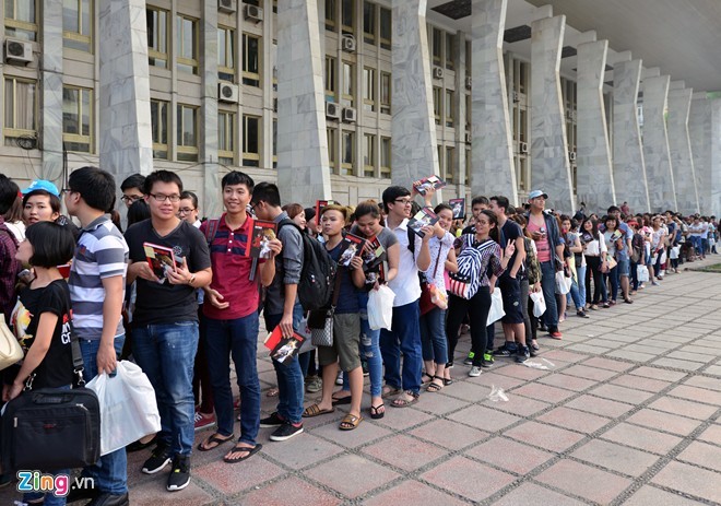 Fan rong ran doi nang di xin chu ky My Tam-Hinh-5